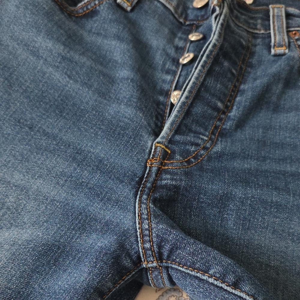 Levi's High Rise Indigo Jeans - Picture 16 of 16